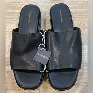 American Eagle Outfitters Black Platform Slides